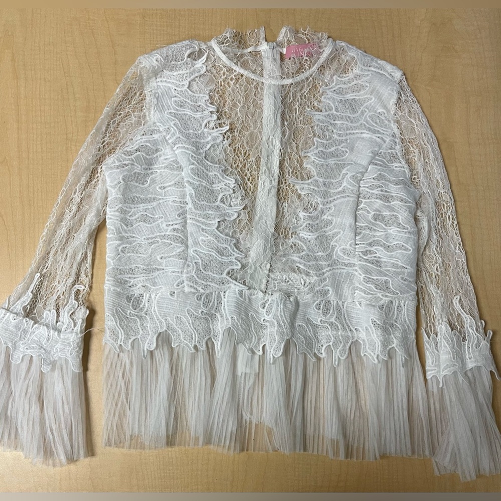 New Women’s JJ’s Fairyland lace long sleeve top with ruffles size small